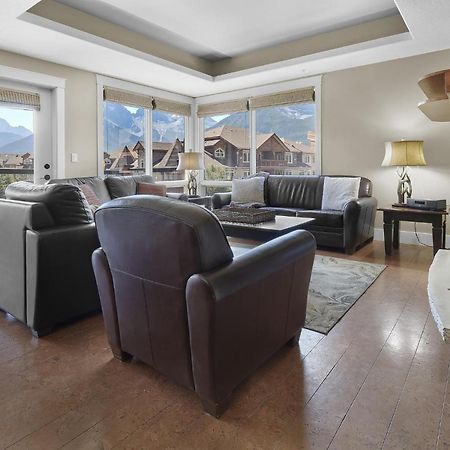 Sunset Ridge - Luxurious Corner Condo - Spectacular Mt Views With Open Pool! Canmore Bagian luar foto